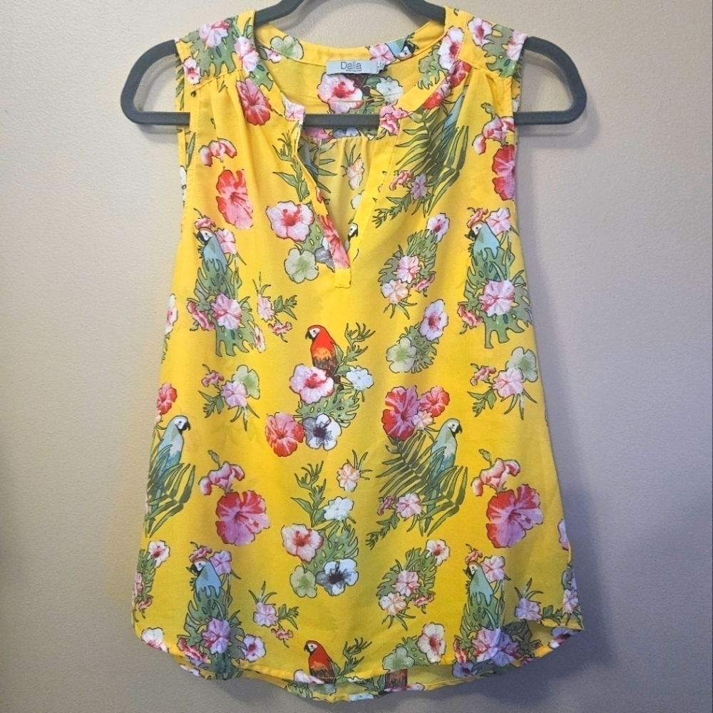 Dalia Women's Size M Tropical Yellow Top